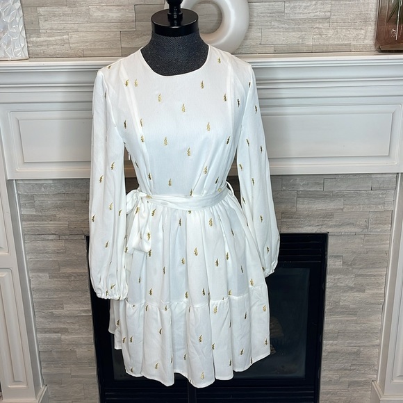 Lea & Viola Dresses & Skirts - Lea & Viola Babydoll Ivory with gold dress Size Small